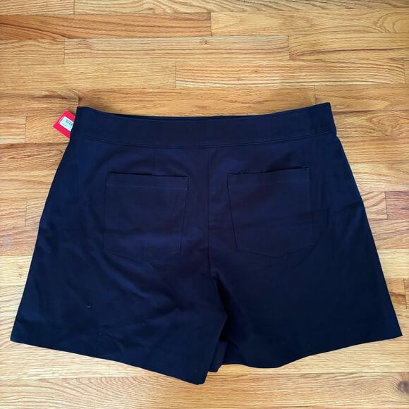 New Spanx Polished 6" Flat Front Shorts Navy Size 1X - Picture 6 of 6